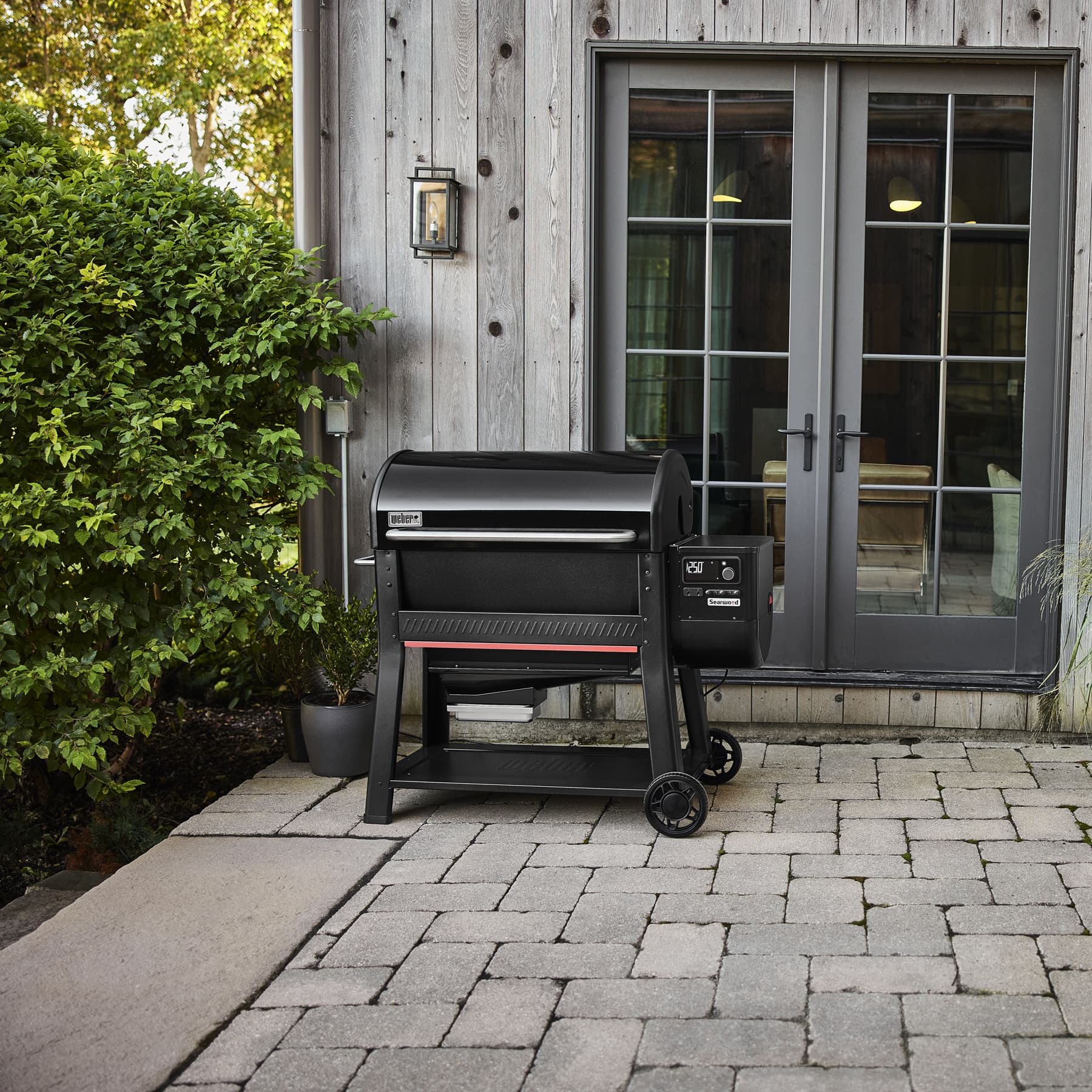 Weber Grills Searwood XL 600 36-Inch Wi-Fi Enabled Wood Fired Pellet Grill - Black thumbnail 5
