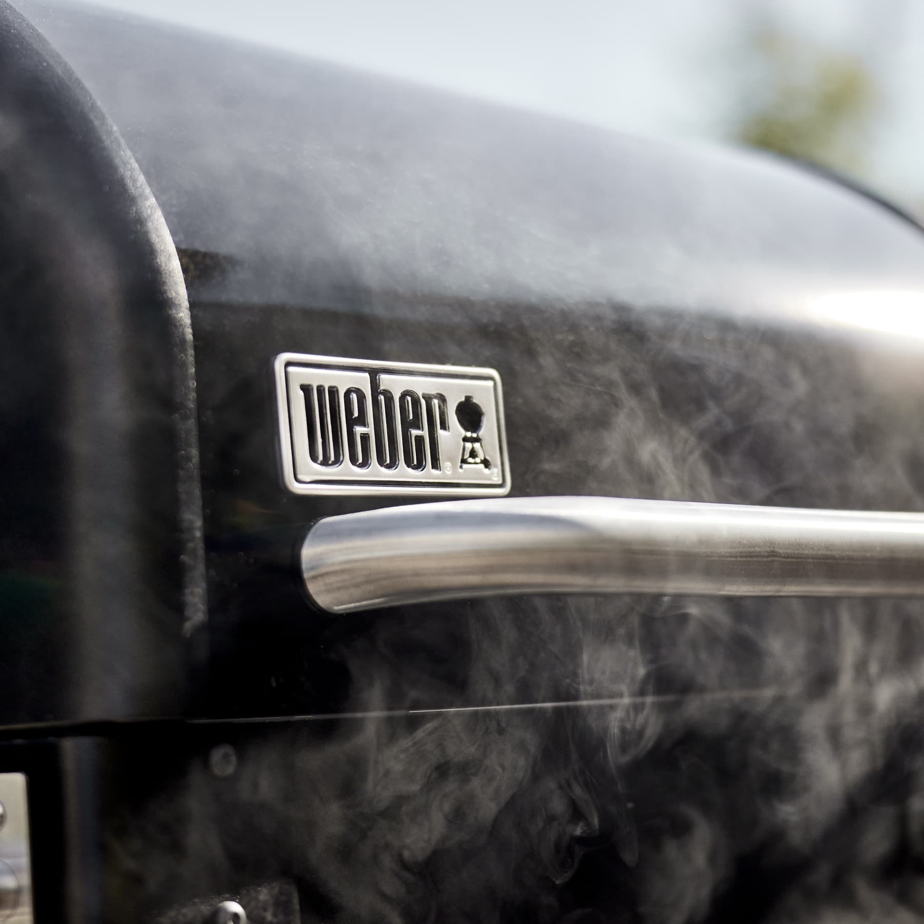 Weber Grills Searwood 600 24-Inch Wi-Fi Enabled Wood Fired Pellet Grill - Black thumbnail 3