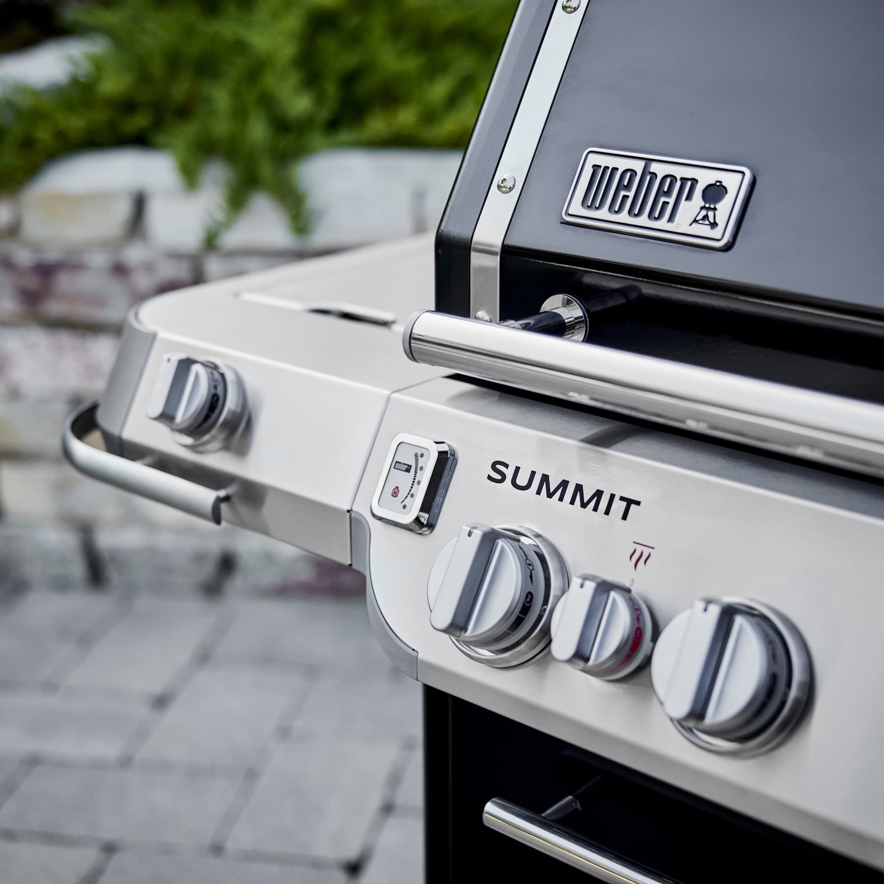 Weber Grills Summit FS38 E Freestanding Gas Grill Rotisserie Sear Burner and Side Burner thumbnail 2