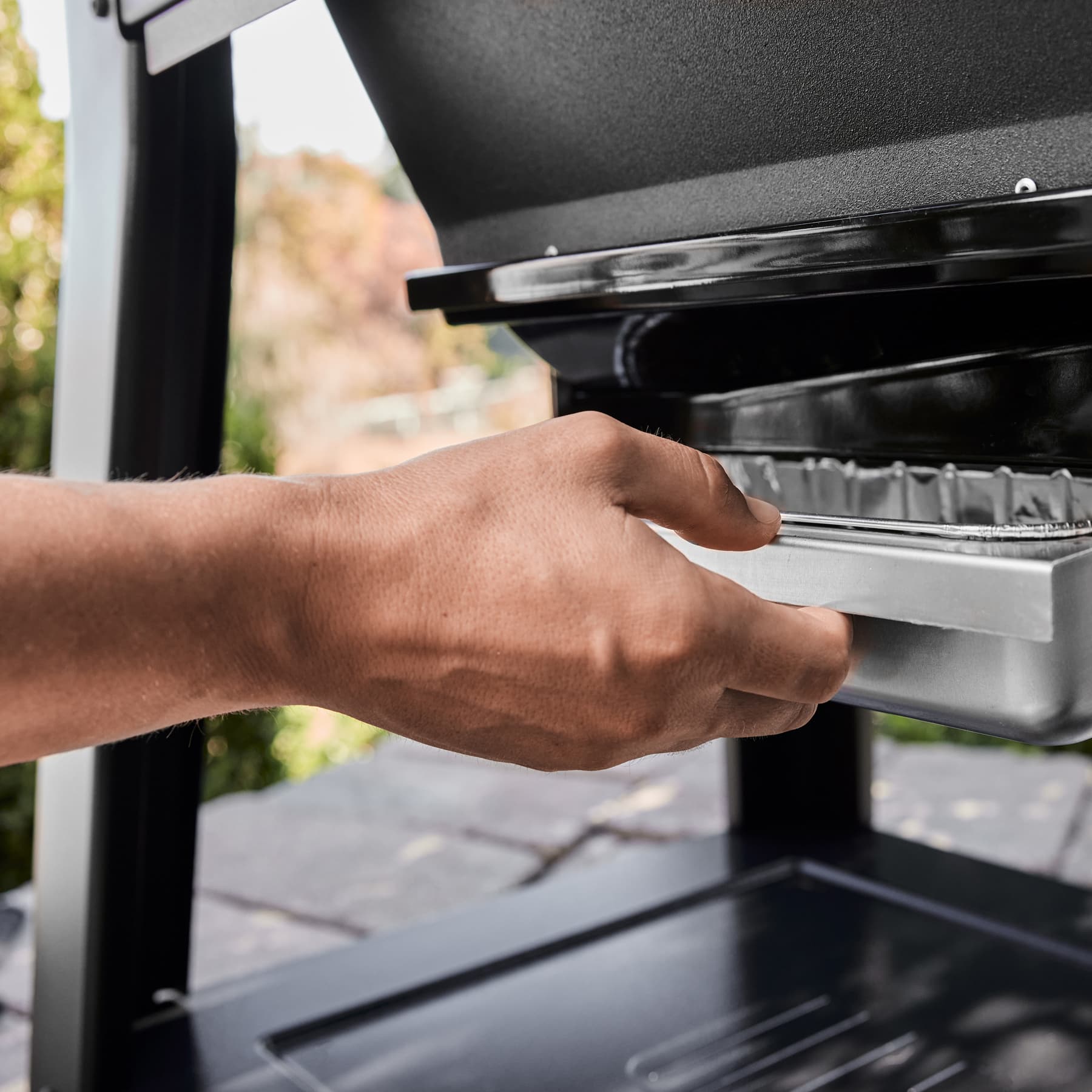 Weber Grills Searwood XL 600 36-Inch Wi-Fi Enabled Wood Fired Pellet Grill - Black thumbnail 6