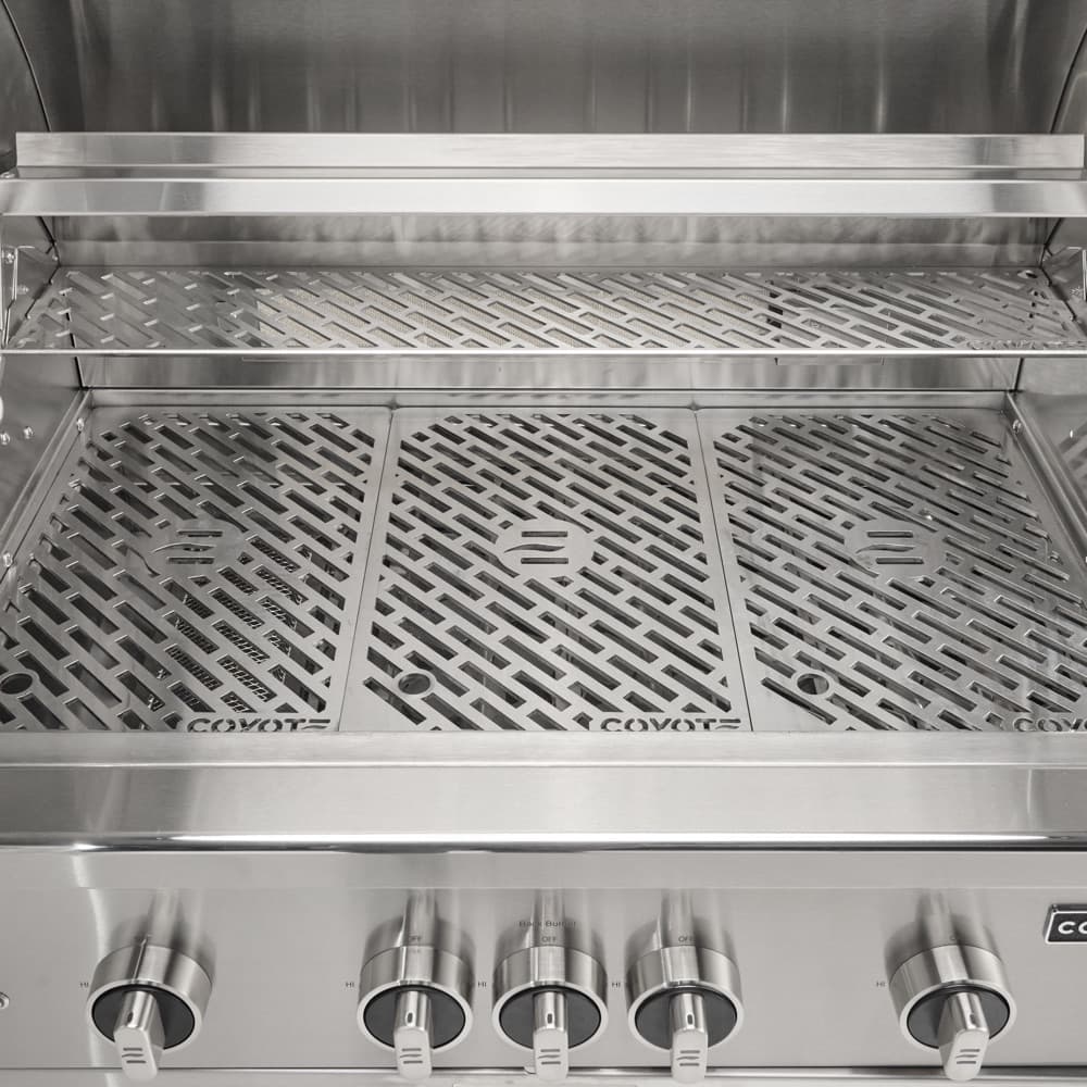 Coyote SL Series 4 Burner Built-In Gas Grill RapidSear Infrared Burner and Rotisserie thumbnail 3