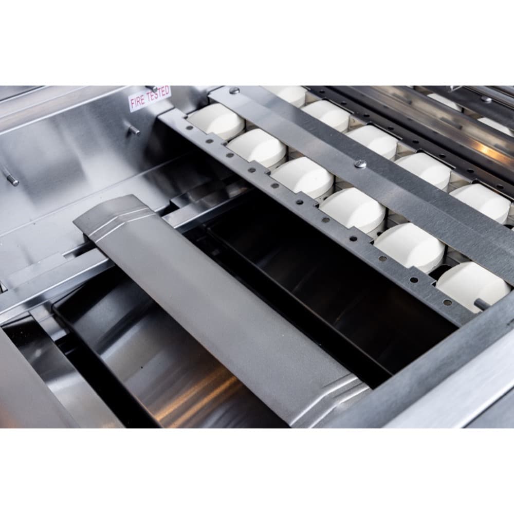 Summerset Grills Sizzler Pro 32-Inch 4-Burner Freestanding Gas Grill with Rear Infrared Burner on Standard Cart thumbnail 11