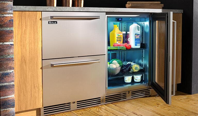 Perlick 24-Inch Signature Series Stainless Steel Glass Door Outdoor Refrigerator - Right Hinged thumbnail 3