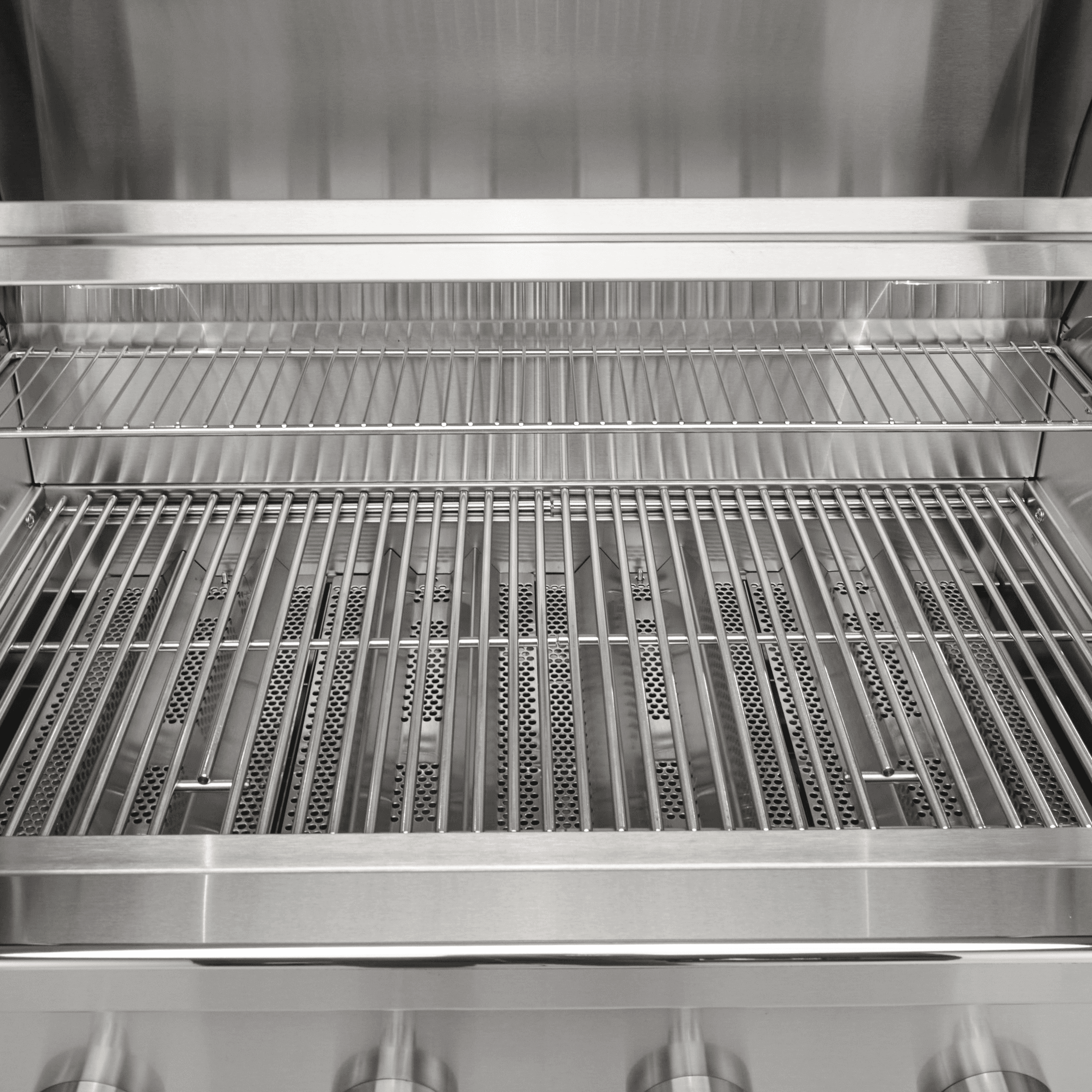 Coyote Cl Series 4 Burner Built-In Gas Grill W/ Lift Assist Hood & Safety Valve thumbnail 4