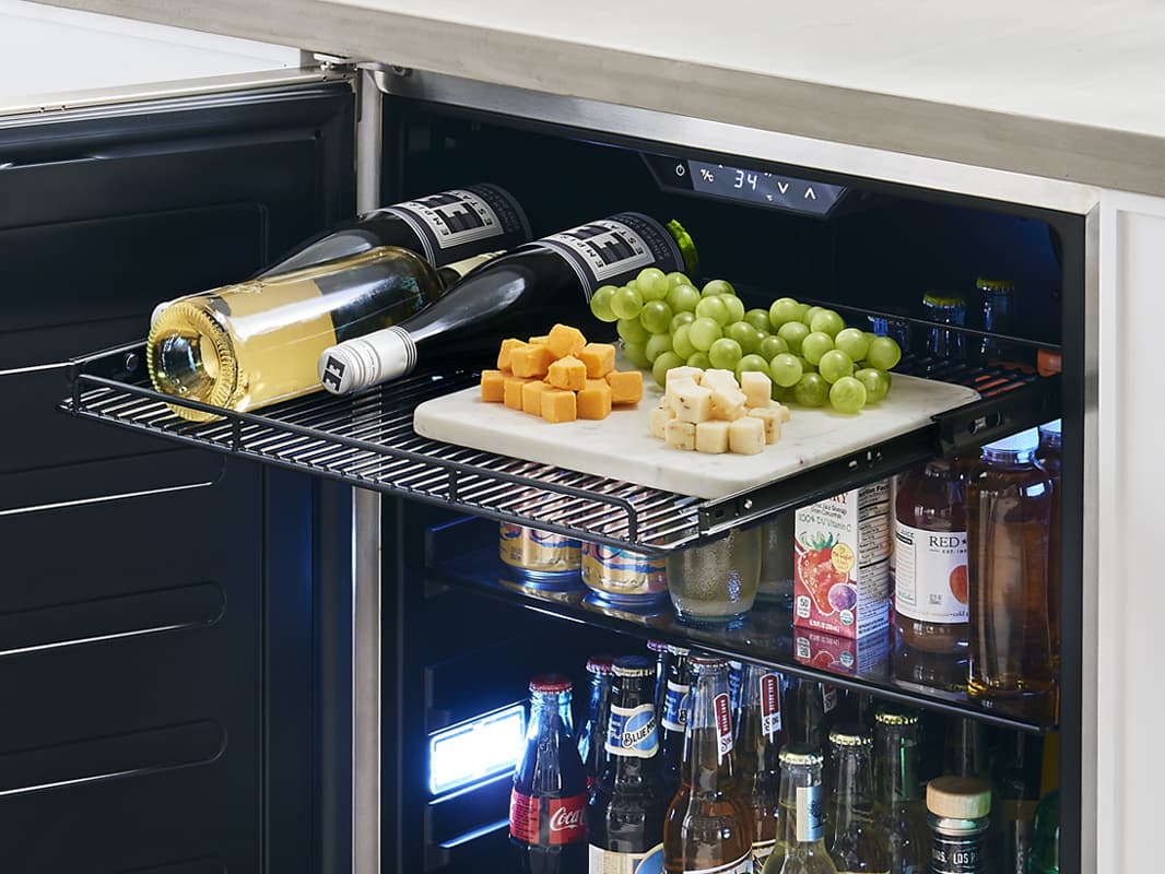 Zephyr Presrv 24-Inch 5.6 Cu. Ft. Outdoor Rated Beverage Cooler with Locking Door thumbnail 4