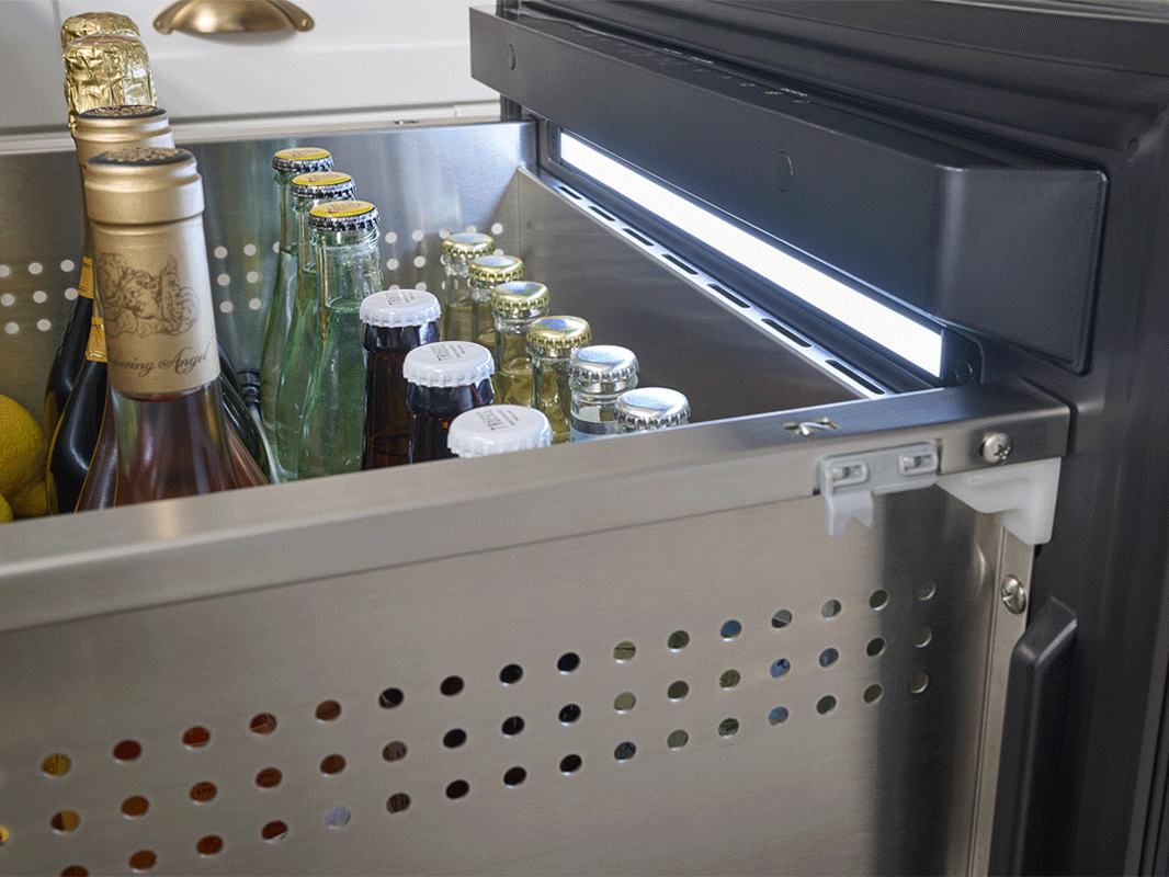 Zephyr Presrv 24-Inch 5.1 Cu. Ft. Outdoor Rated Dual Drawer Compact Stainless Steel Refrigerator thumbnail 6