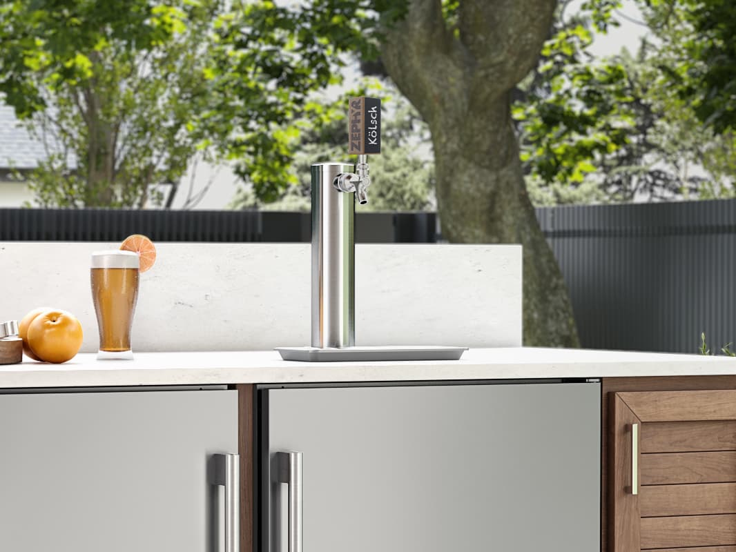 Zephyr Presrv 24-Inch 6 Cu. Ft. Reversible-Hinged Outdoor Rated Kegerator with Locking Door thumbnail 10
